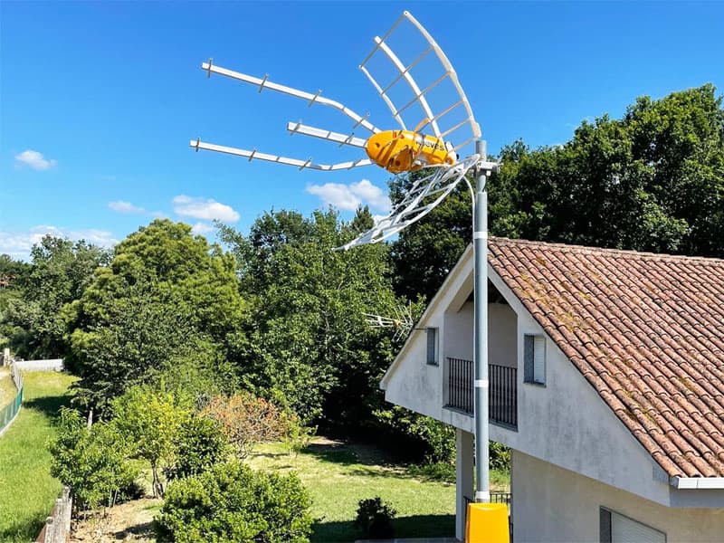 Instalación de antenas terrestres y satélite